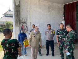 TNI-Polri Patroli Bersama di Mekarsari, Warga Diajak Jaga Keamanan